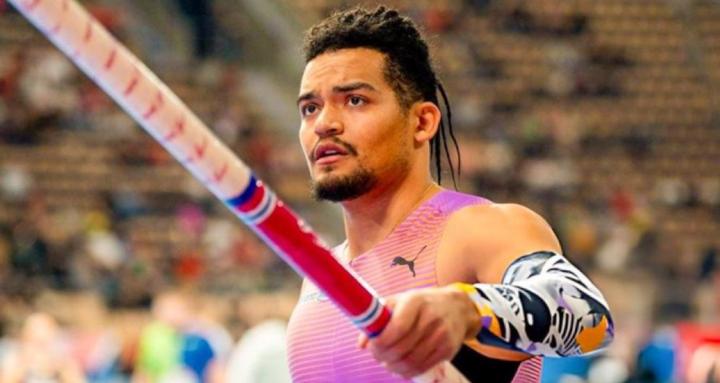  希腊选手卡拉里斯跃过6米17，成为撑竿跳历史第二人 新闻 希腊选手卡拉里斯跃过6米17，成为撑竿跳历史第二人 新闻