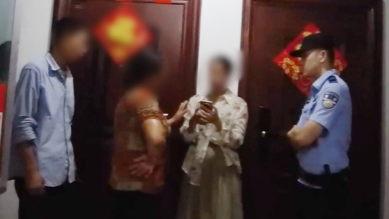  女子拾得手机私藏数月，失主巧用Wi-Fi定位寻回；发现数据清空后诉诸法庭，最终调解获赔。 新闻 女子拾得手机私藏数月，失主巧用Wi-Fi定位寻回；发现数据清空后诉诸法庭，最终调解获赔。 新闻