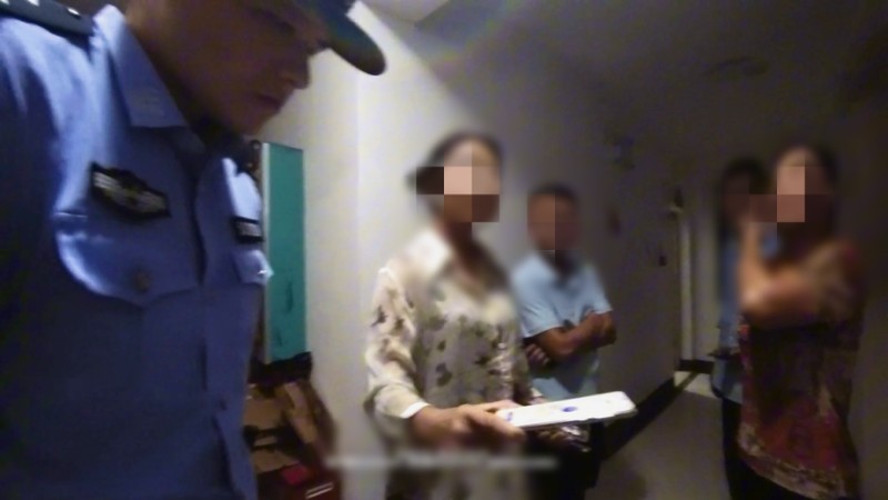  女子拾得手机私藏数月，失主巧用Wi-Fi定位寻回；发现数据清空后诉诸法庭，最终调解获赔。 新闻 女子拾得手机私藏数月，失主巧用Wi-Fi定位寻回；发现数据清空后诉诸法庭，最终调解获赔。 新闻