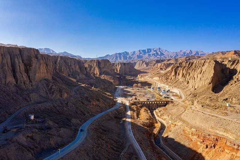  石油之都玉门：昔日荣光如何消逝；老君庙油井后，又见戈壁新生。 文化旅游 石油之都玉门：昔日荣光如何消逝；老君庙油井后，又见戈壁新生。 文化旅游