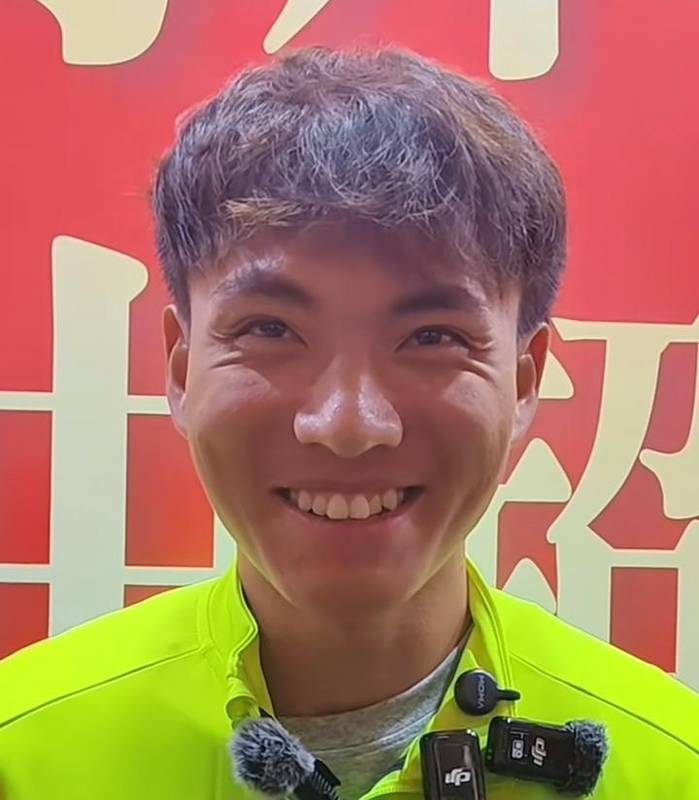  李昊自信回应转会疑问，西海岸正书写属于自己的荣光。 体育新闻