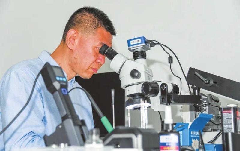  自贸港封关启新程，琼岛活力迸发；园区产业聚势能，开放大门越开越大。 新闻 自贸港封关启新程，琼岛活力迸发；园区产业聚势能，开放大门越开越大。 新闻