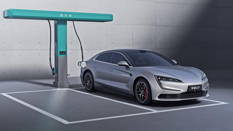  仰望旗舰矩阵焕新升级；第二代刀片电池闪充加持，高端出行迎来新篇章。 汽车科技