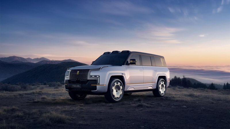  仰望旗舰矩阵焕新升级；第二代刀片电池闪充加持，高端出行迎来新篇章。 汽车科技