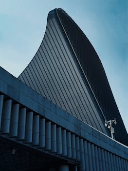  中央战略指引香港未来；金融航运贸易科创齐头并进。 新闻 中央战略指引香港未来；金融航运贸易科创齐头并进。 新闻