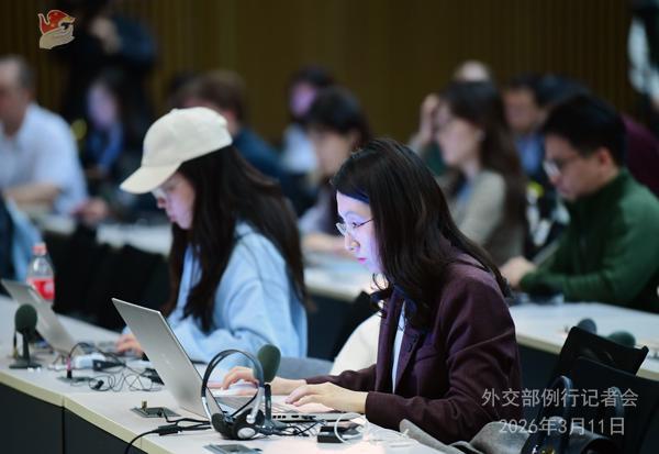  中国坚定推动中东和平进程；呼吁日本正视慰安妇历史罪行；多领域回应国际关切，彰显大国责任。 新闻 中国坚定推动中东和平进程；呼吁日本正视慰安妇历史罪行；多领域回应国际关切，彰显大国责任。 新闻 中国坚定推动中东和平进程；呼吁日本正视慰安妇历史罪行；多领域回应国际关切，彰显大国责任。 新闻