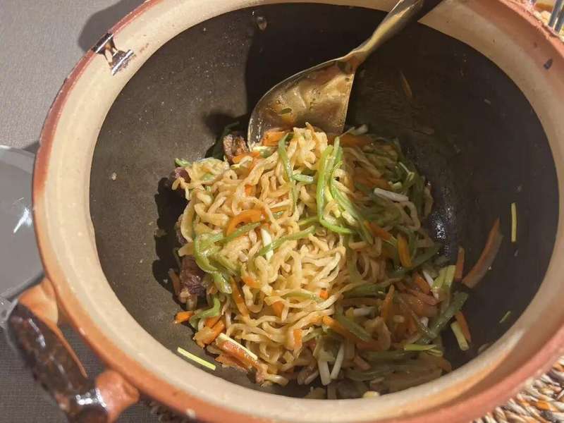  餐饮巨头转型不仅是换个招牌：盲目扩张背后的逻辑陷阱 企业服务