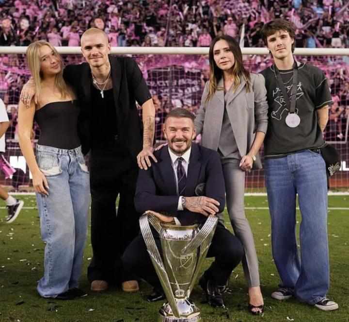  名望的边界：爵士头衔背后的家庭权力逻辑与清醒认知 情感心理