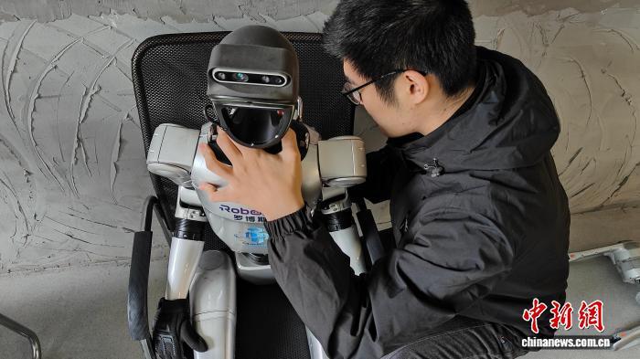 面对高昂转型成本？解锁机器人租赁带来的破局之道 企业服务