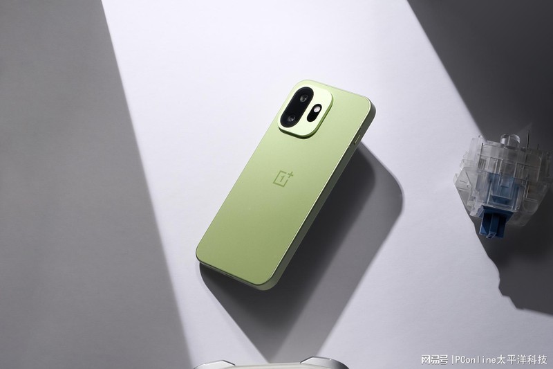  7500mAh电池塞进小机身：一加15T彻底解决续航与性能的矛盾 IT技术