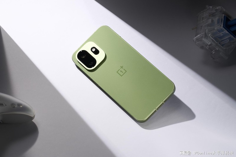  7500mAh电池塞进小机身：一加15T彻底解决续航与性能的矛盾 IT技术