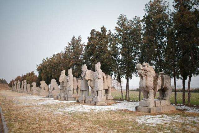  从“追星”到“追古”：Z世代花式祭扫的底层逻辑与技术解构 文化旅游