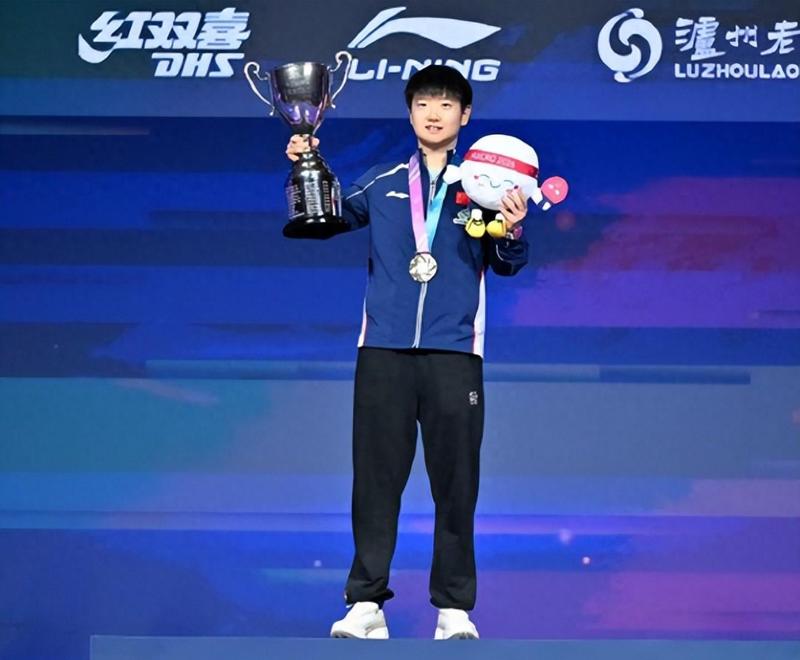  技术突破与荣誉巅峰：孙颖莎澳门世界杯三连冠背后的深层逻辑 体育新闻