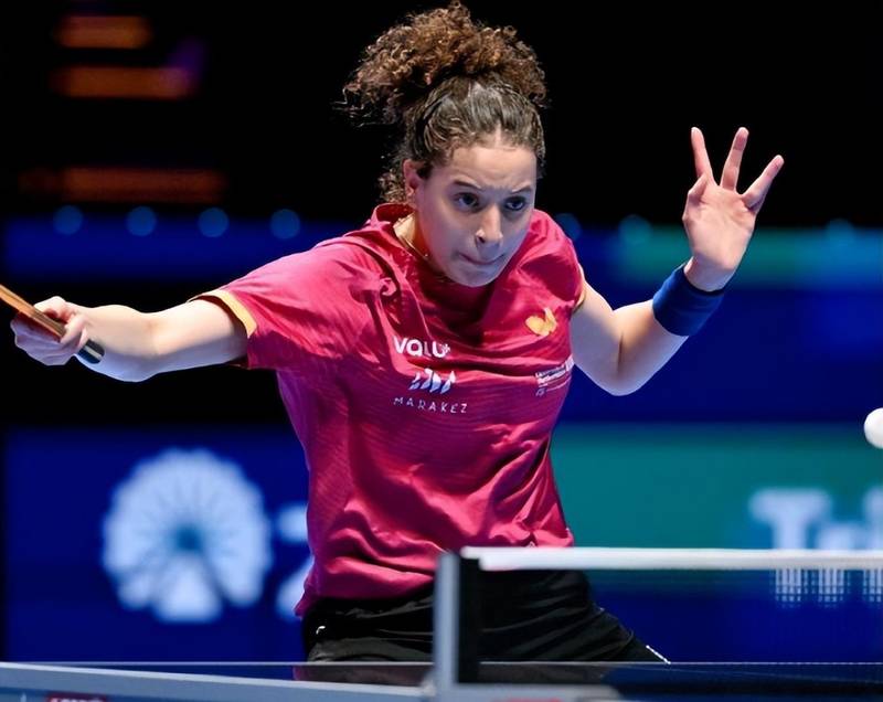  技术突破与荣誉巅峰：孙颖莎澳门世界杯三连冠背后的深层逻辑 体育新闻