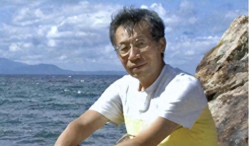  母亲葬礼上的眼泪：一个背叛者的末路与所有爱国者的警醒 情感心理