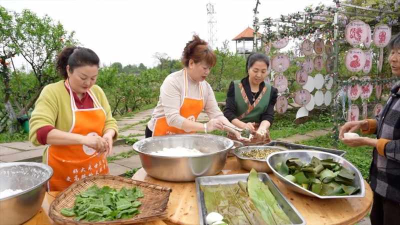  当年轻人走向田野：那些被土地治愈的选择与坚守 文化旅游