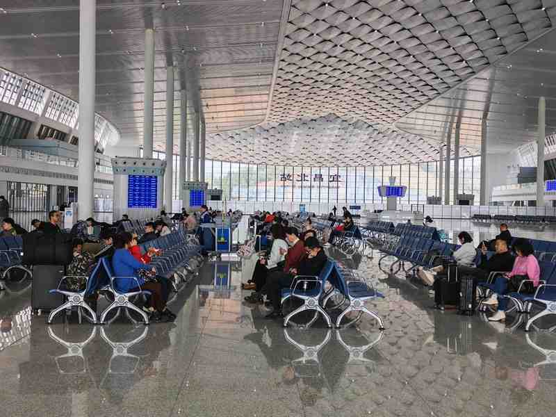 从40万客流量看铁路调图深逻辑：清明假期运力提升20%背后的数据博弈 新闻